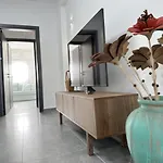 Lägenhet Rendezvous 3 Bedroom Flat Larnaca