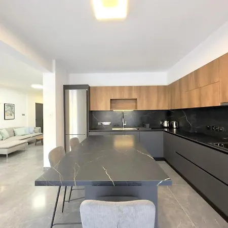 Appartamento 3bdr Design 125sqm 3 Min To Finikoudes
