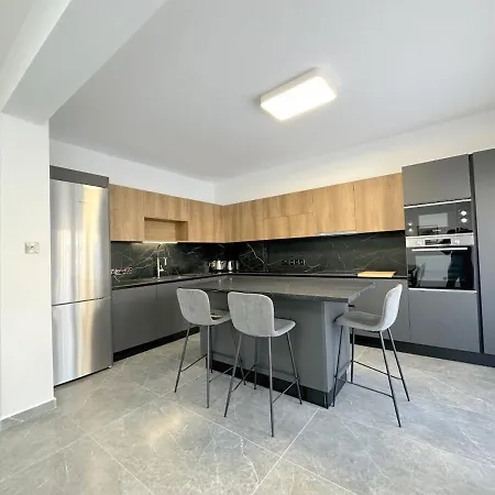 Appartamento 3bdr Design 125sqm 3 Min To Finikoudes Larnaca