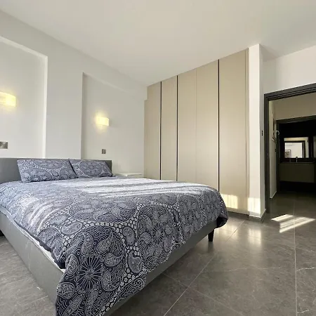 Appartamento 3bdr Design 125sqm 3 Min To Finikoudes Larnaca