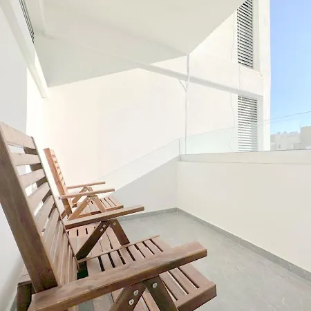 3bdr Design 125sqm 3 Min To Finikoudes Appartamento Larnaca