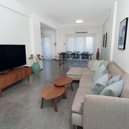 Appartamento 3bdr Design 125sqm 3 Min To Finikoudes *