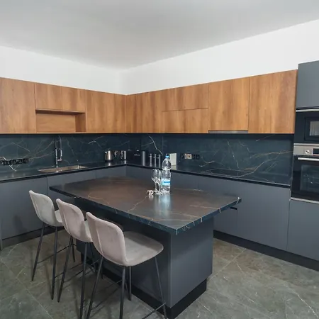 Appartamento 3bdr Design 125sqm 3 Min To Finikoudes *