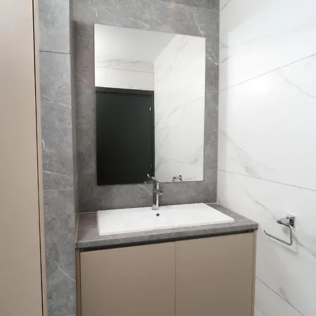 3bdr Design 125sqm 3 Min To Finikoudes * Larnaca