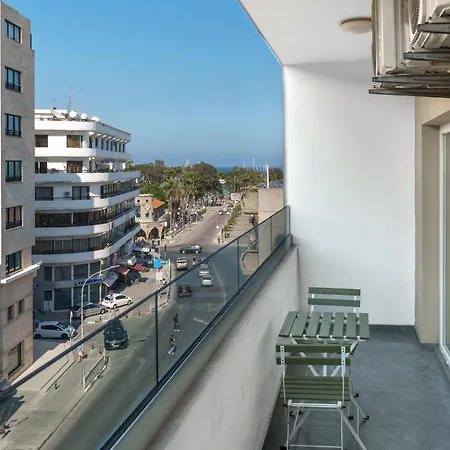 3bdr Design 125sqm 3 Min To Finikoudes Appartamento