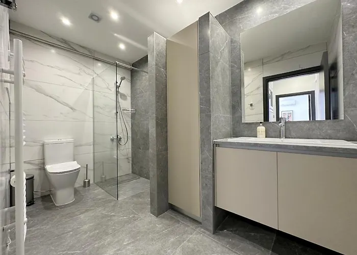 Rendezvous 3 Bedroom Flat * Lárnaca