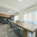 아파트 Rendezvous 3 Bedroom Flat