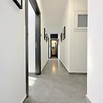 Rendezvous 3 Bedroom Flat 아파트